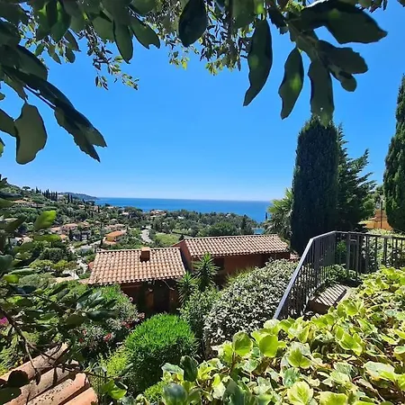 Maison Avec Terrasse Vue Mer A Quelques Marches De La Fossette Le Lavandou